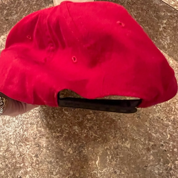 Nike Air Jordan - Red Cap - Picture 3 of 3